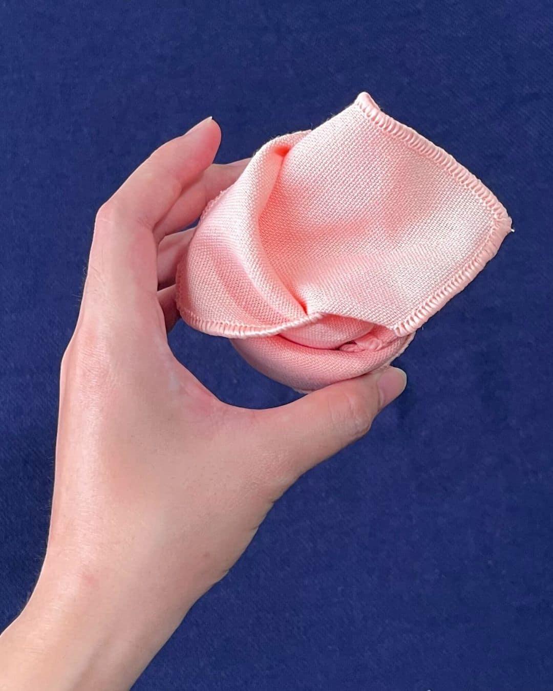 Cloth Napkin Into Rose — diy table decoration
