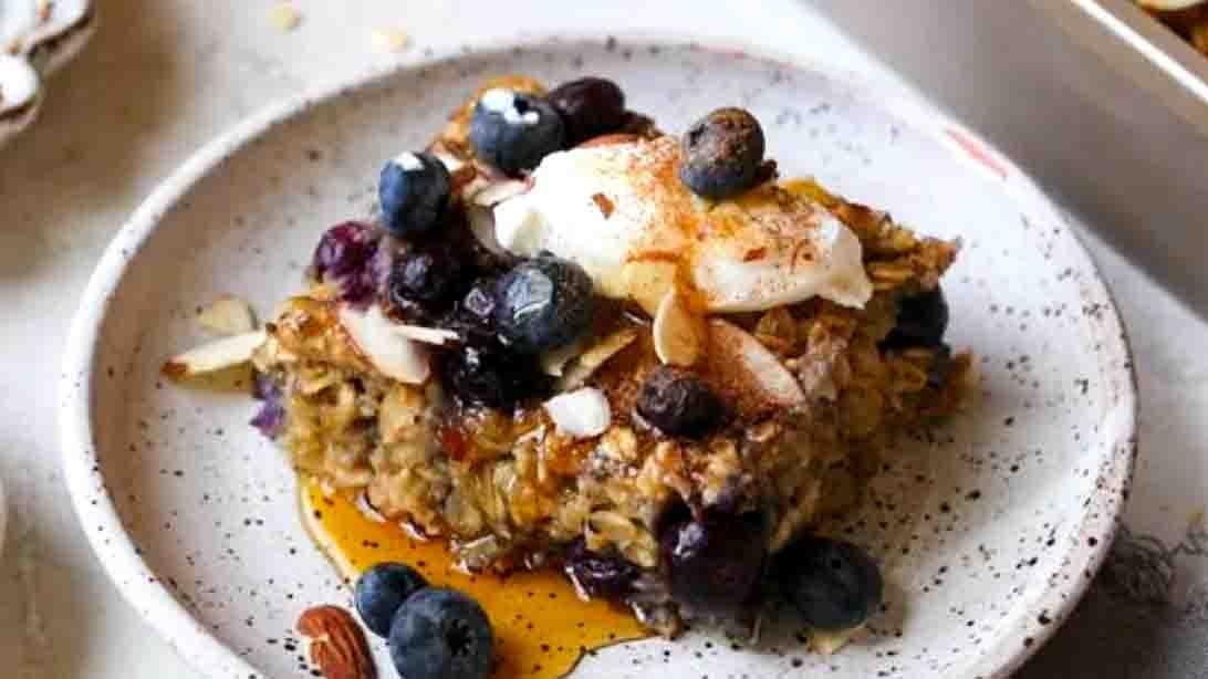 Healthy Blueberry Baked Oatmeal Recipe