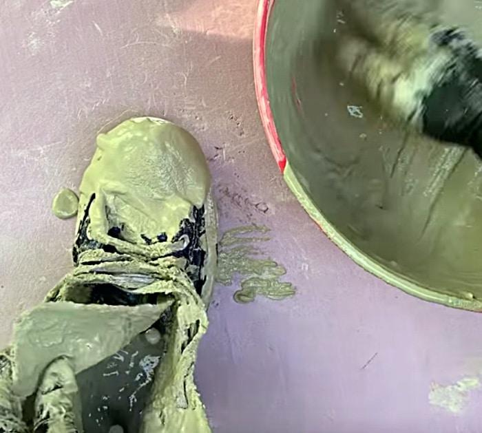 Make a fun quick Easy Cheap DIY Cement Shoe Planter