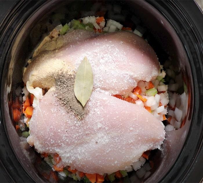 ingredients for crockpot chicken noodles soup