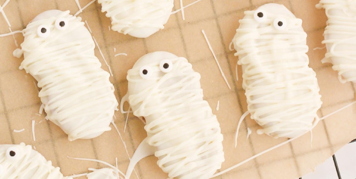 Halloween food idea with dessert-table favorite and kid-friendly spooky serving, focused on the finished mummy nutter butters