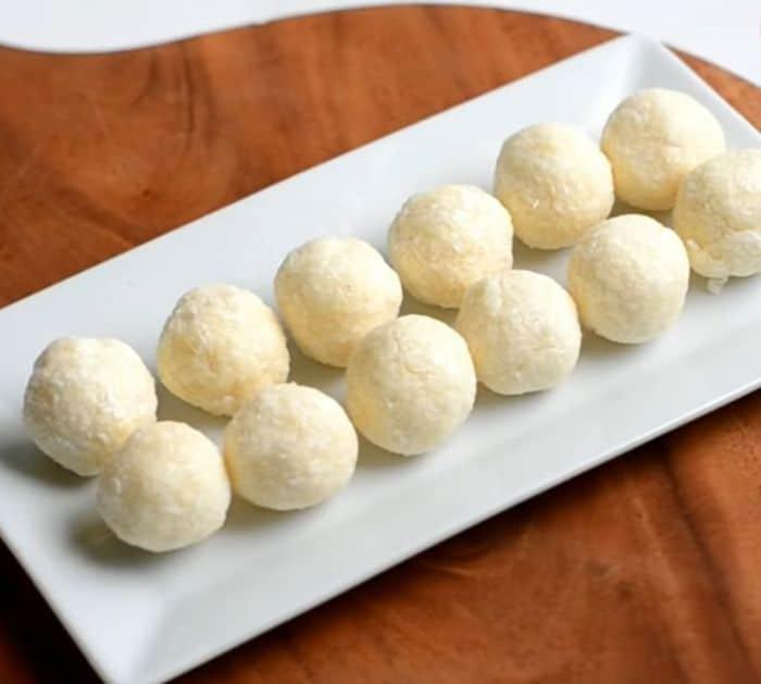 4-Ingredient No-Bake Chocolate Balls Recipe Ingredients