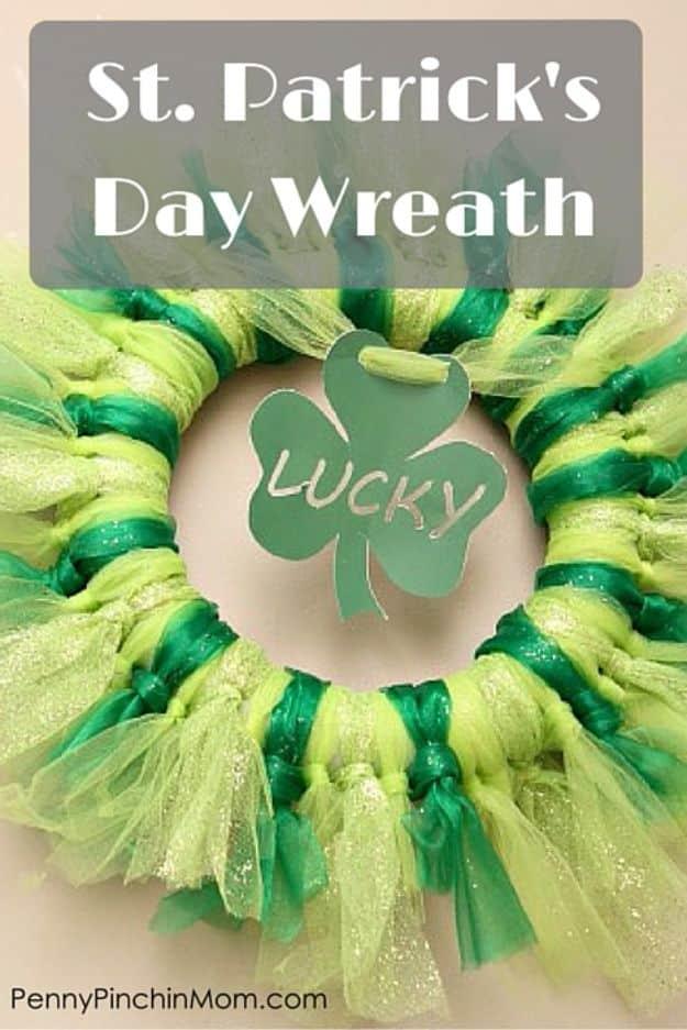 St Patricks Day Decor Ideas - DIY St. Patrick’s Day Wreath - DIY St. Patrick's Day Party Decorations and Home Decor Crafts - Projects for Walls, Hanging Banners, Wreaths, Tabletop