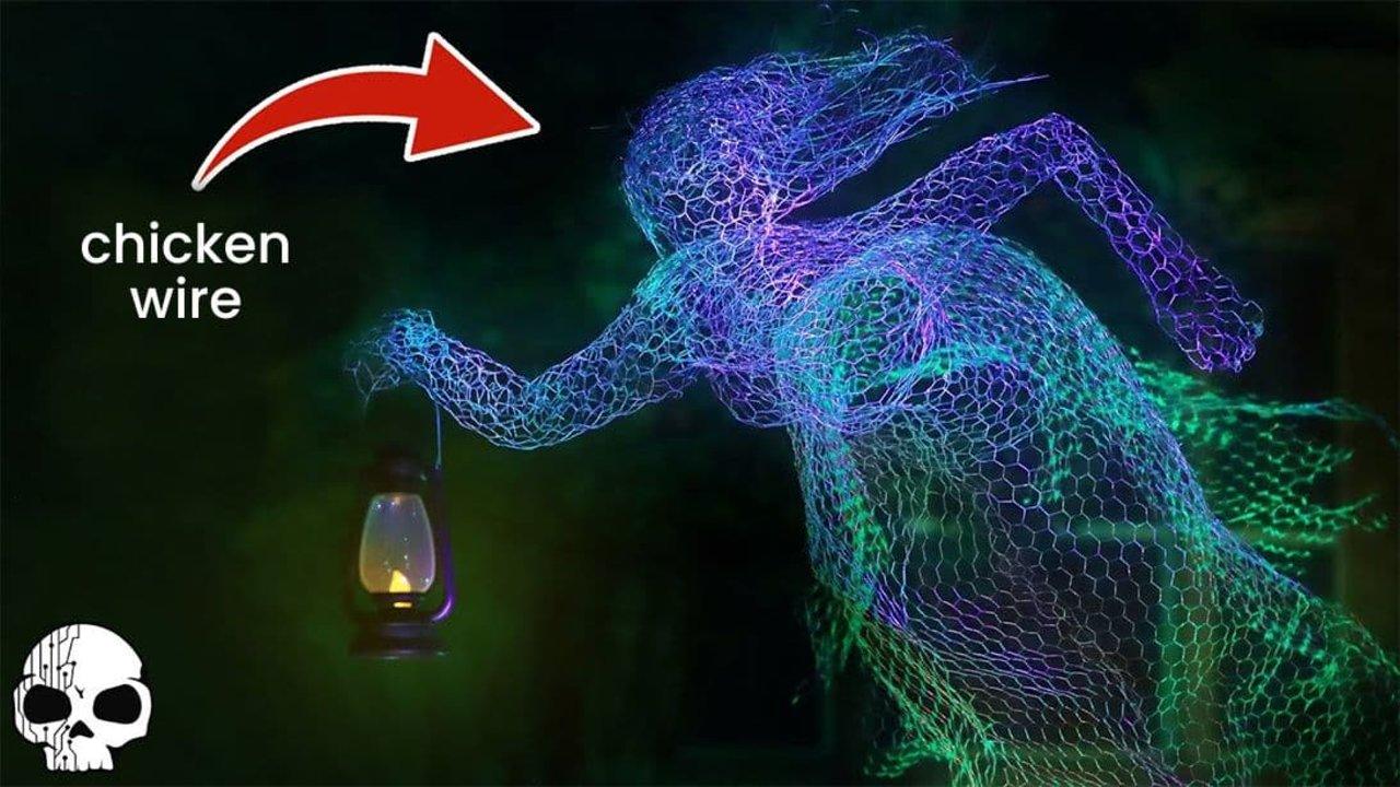 Glowing Chicken Wire Ghost Halloween Decor DIY