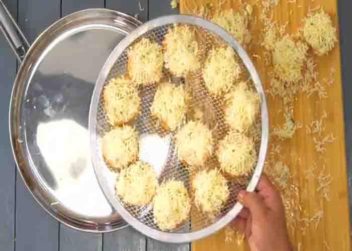 Baking the copycat Pizza Hut supreme garlic bread