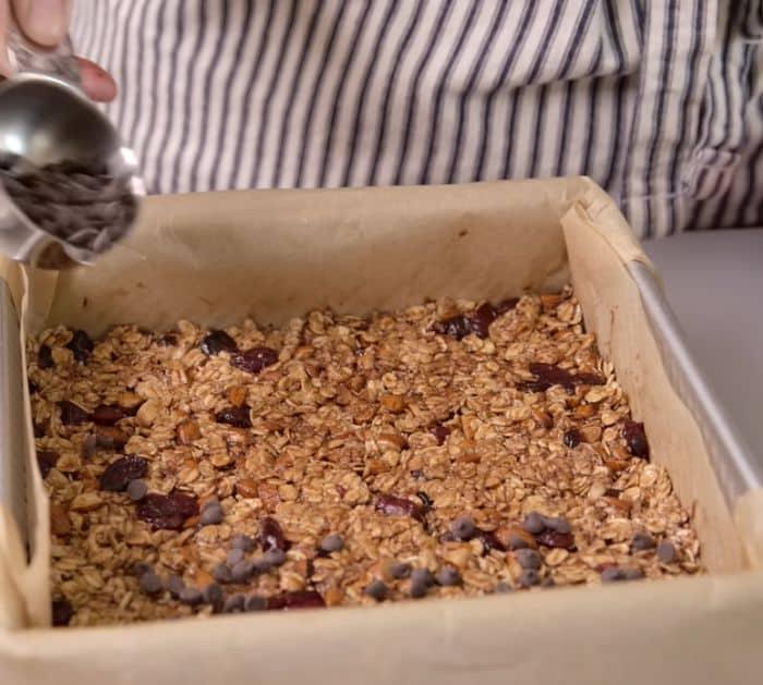 How to Make Homemade Granola Bars