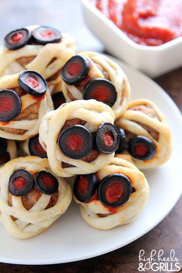 Spooky dessert idea, easy recipe inspiration and kid-friendly spooky serving, focused on meatball mummies party treat