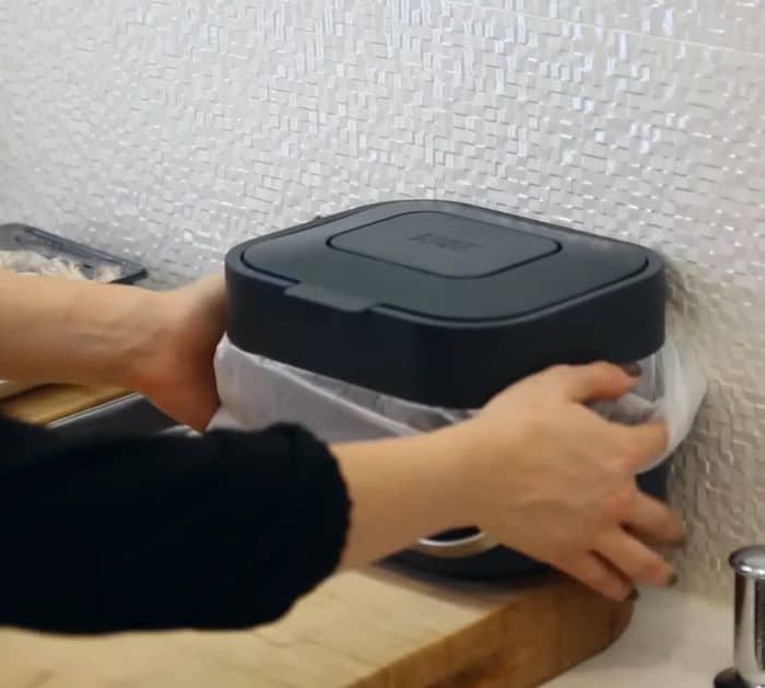How To Keep Your Kitchen Clean While Cooking