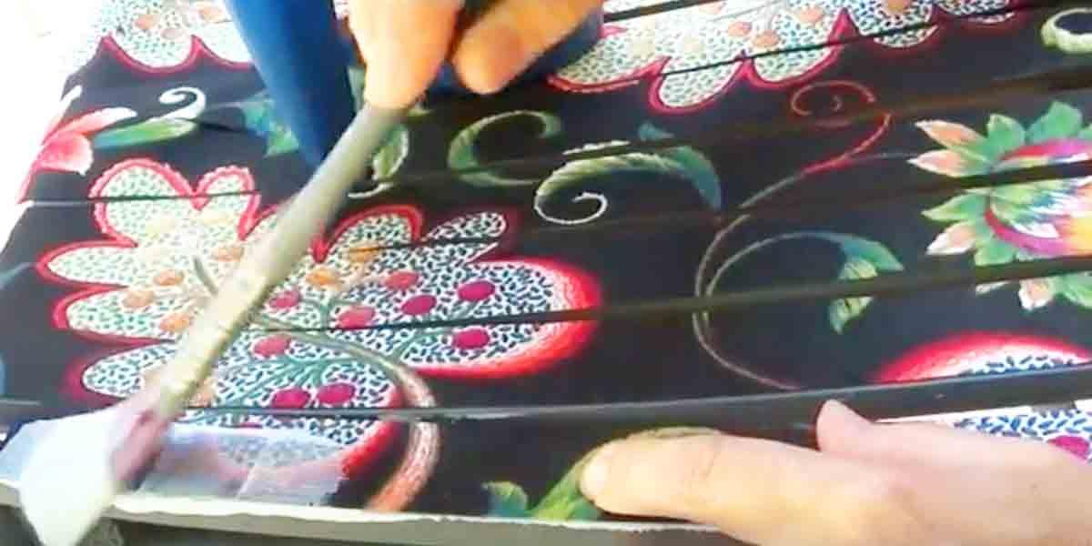 She Brings New Life To An Old Chair When She Does This Beautiful DIY Project!