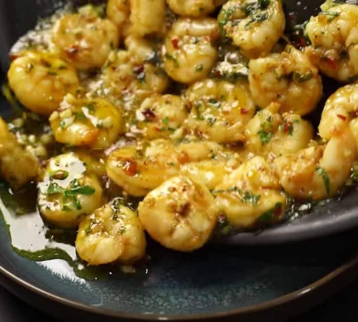 How to Make Skillet Garlic Butter Shrimp