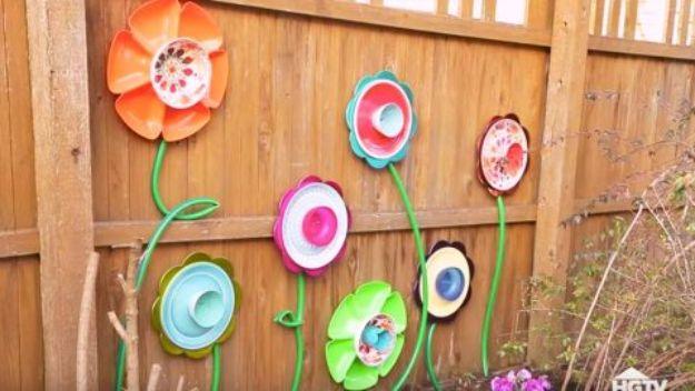 DIY Decorated Fence, a backyard party decor, easy enough for a beginner and an idea worth saving for later
