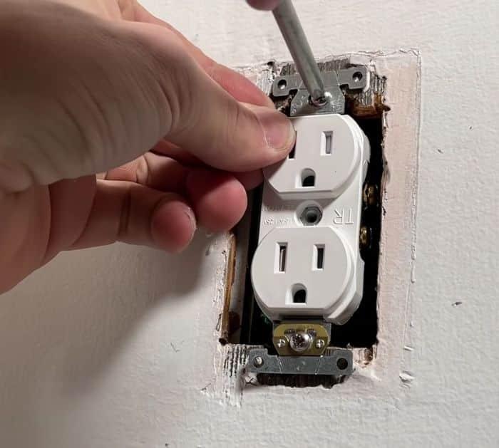 How To Fix A Loose Electrical Outlet