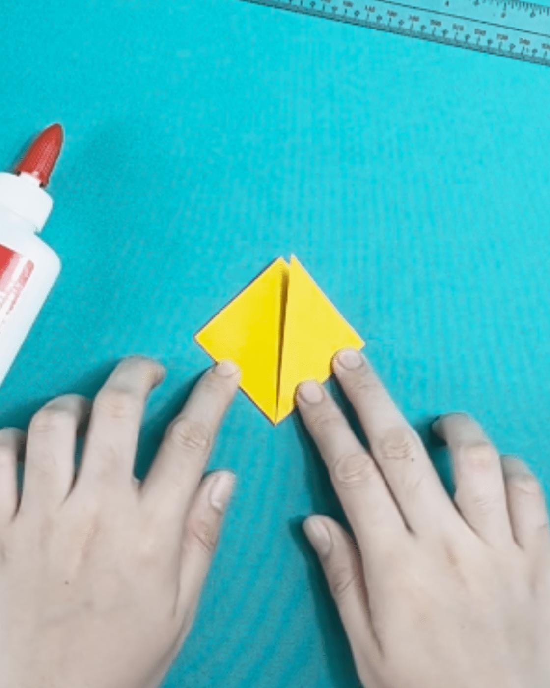 Easy Origami Daffodils — easy paper craft gift idea