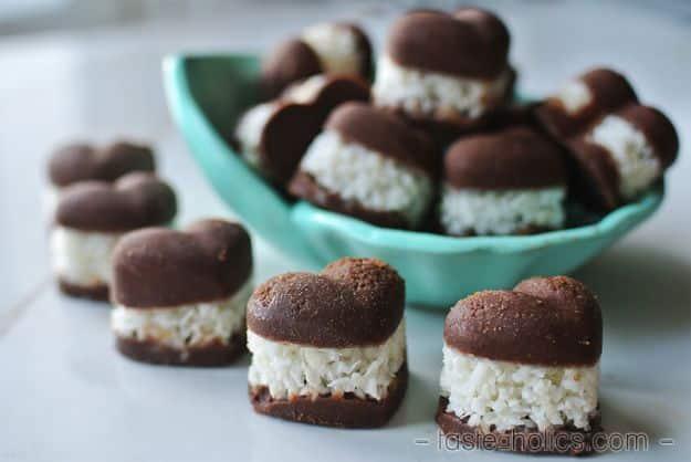 Keto Fat Bombs and Best Ketogenic Recipe Ideas to Make At Home - Keto Almond Fat Bombs - Easy Recipes With Peanut Butter, Cream Cheese, Chocolate, Coconut Oil, Coffee low carb fat