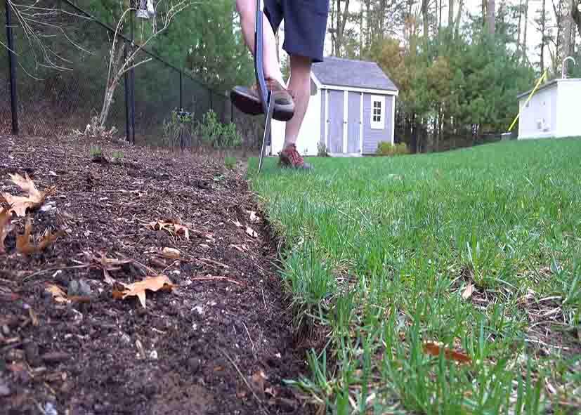 Edging the beds with shovel technique