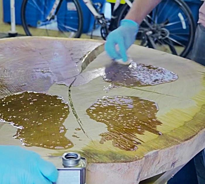 Make a table from a natural wood slice out the middle of a tree