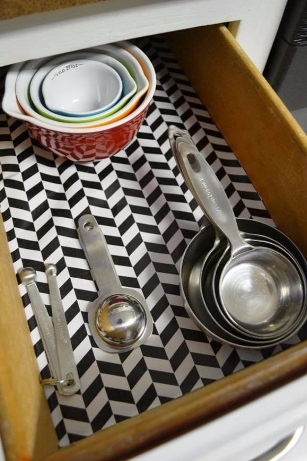 Kitchen Drawer Organization, an organizing idea worth trying at home and an idea worth saving for later