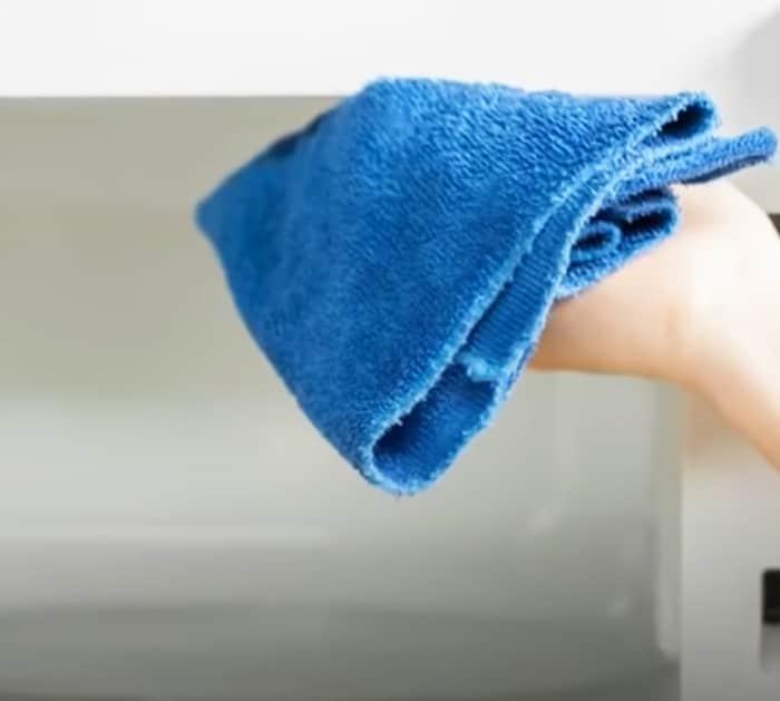 How To Remove Odors From Microwave - Remove Odors From Microwave With Lemon