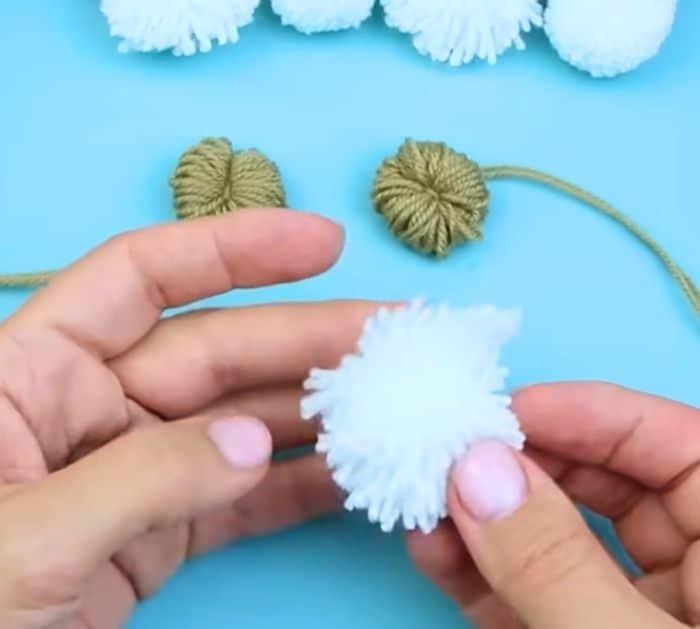 How to Make a Gnome With Glasses Using Yarn DIY