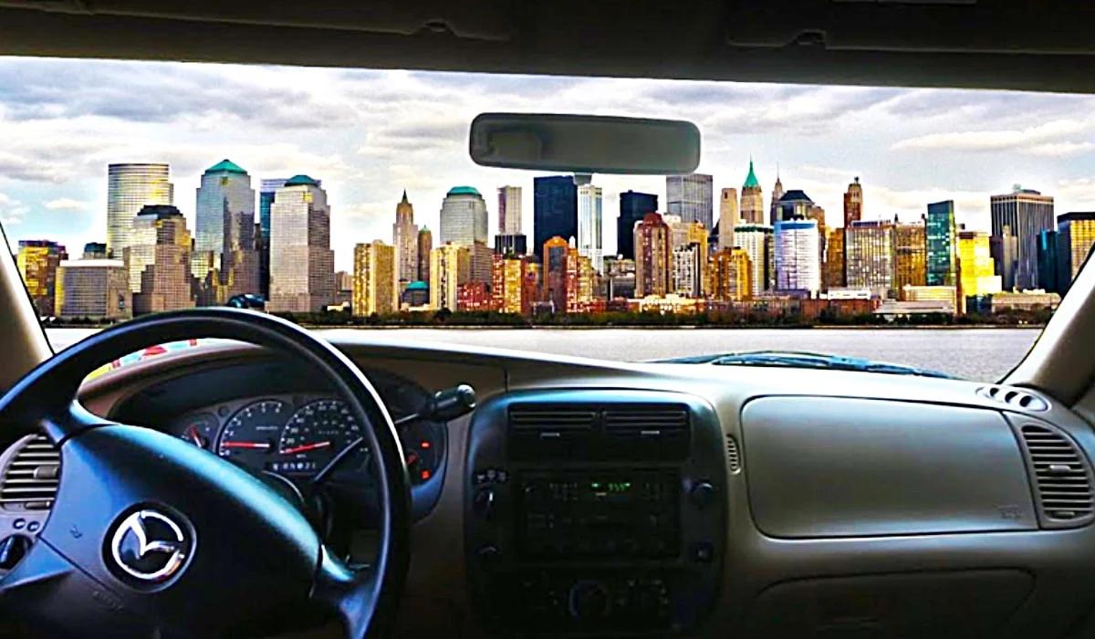 How To Clean The Inside Of The Car Windshield Without Streaks