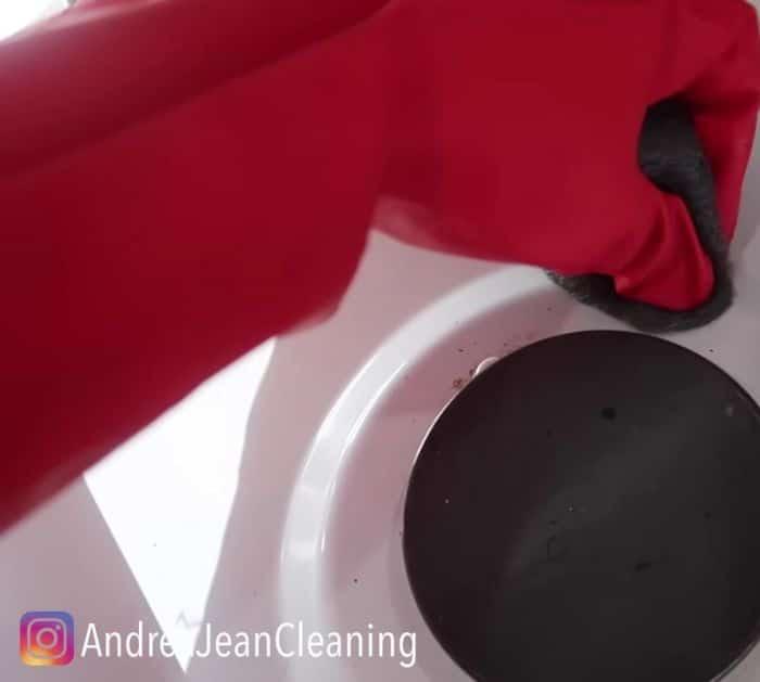 Easy Stovetop Cleaning Hack