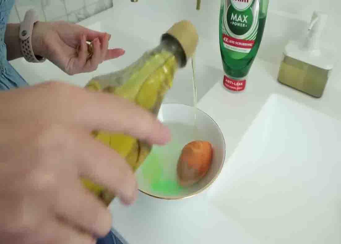 How to clean your makeup brushes and beauty blenders the easy way