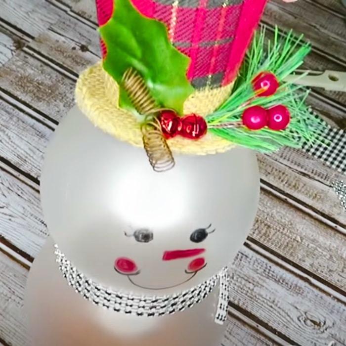 How To Make A Dollar Tree Snowman - DIY Christmas Decor - DIY Easy Decorations