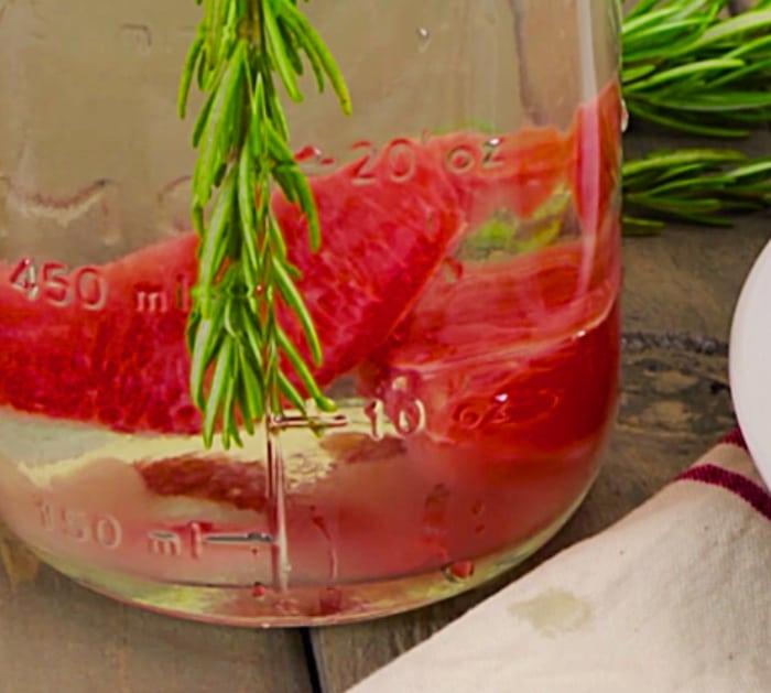 Try making healthy detox water recipes