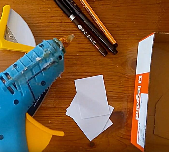 Try making a cute easy cheap desk calendar for 2020