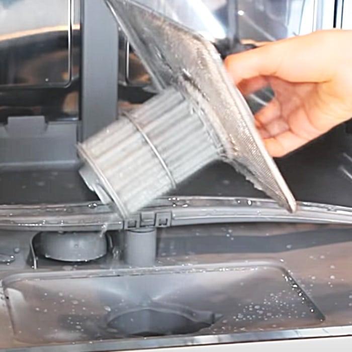 Easy Dishwasher Cleaning - Clean A Dishwasher With Vinegar - Clean A Dishwasher With Baking Soda