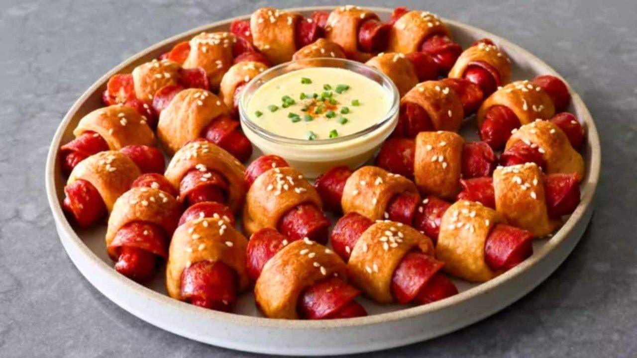 5-Ingredient Pepperoni Pigs in a Blanket Recipe
