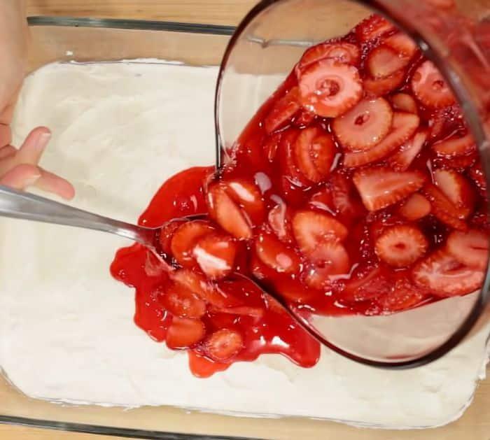 Strawberry Pretzel Salad Recipe Instructions
