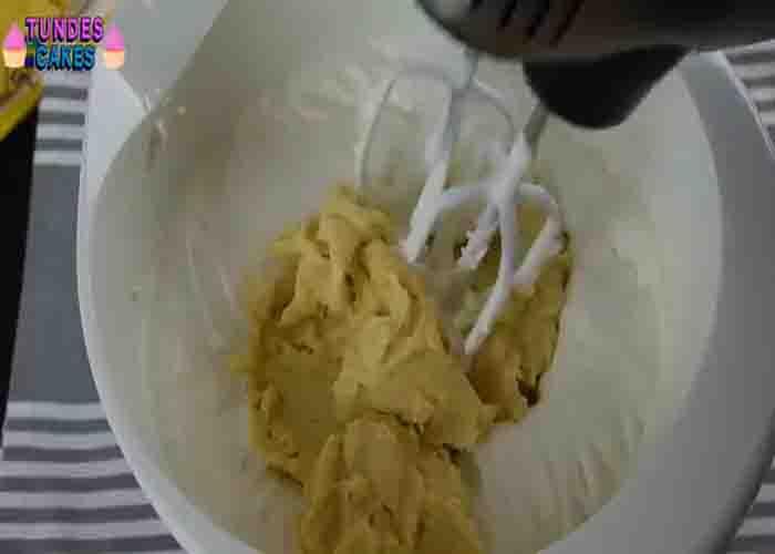 Making the banana cream dessert
