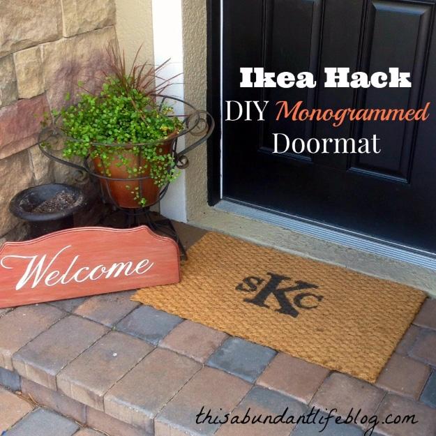DIY Welcome Mats - DIY Monogrammed Doormat - Greet Guests in Style with These Easy and Cheap Home Decor Ideas for Your Entry. Doormat Tutorials for Creative Ways to Cover Your Floo