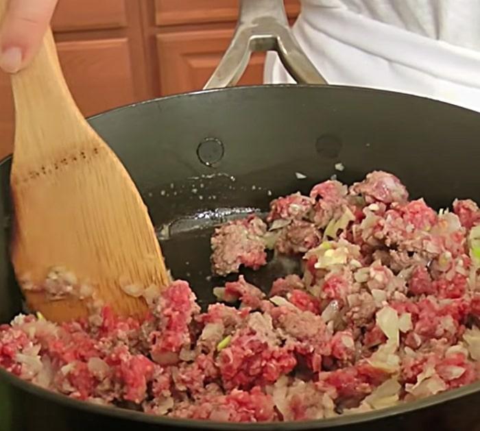 Learn to make a delicious cheap east quick tater tot casserole recipe