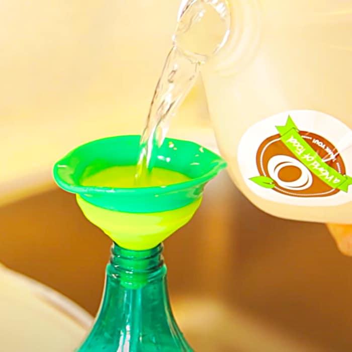How To Clean Indoor And Outdoor Trash Cans - Remove Odor From Trash Cans - Trash Can Hacks