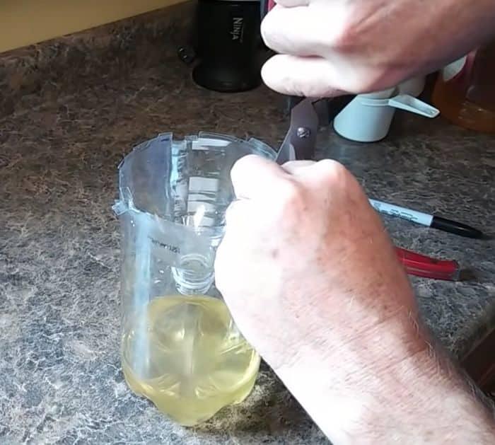 How to Make Yellow Jacket Trap