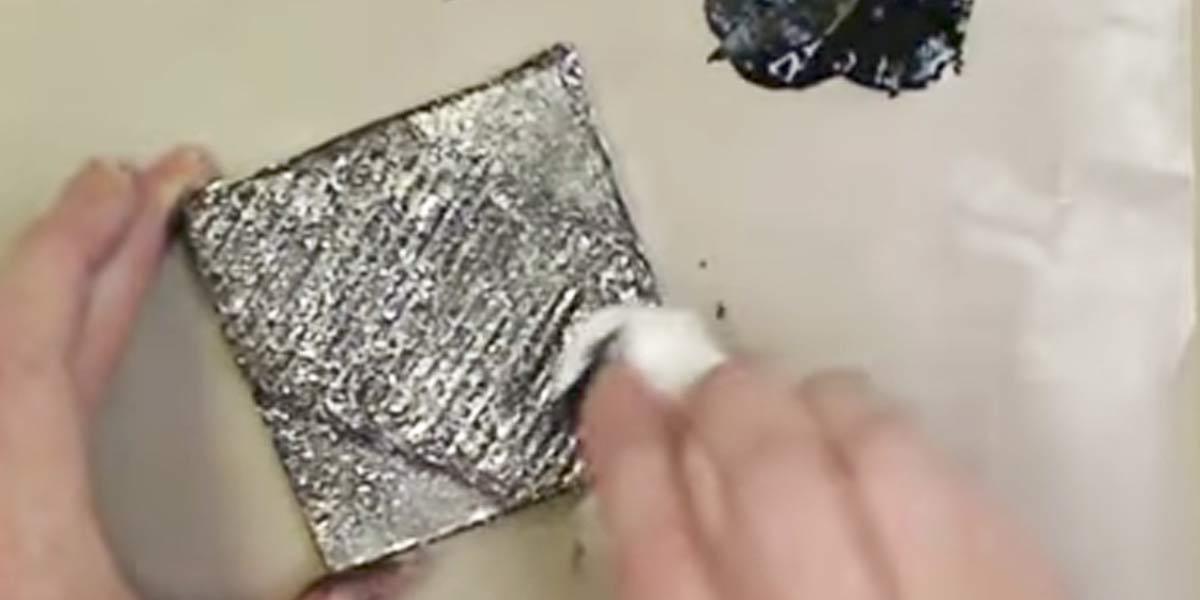 She Scrunches Up Aluminum Foil And What She Does Next Looks Just Like Forged Metal