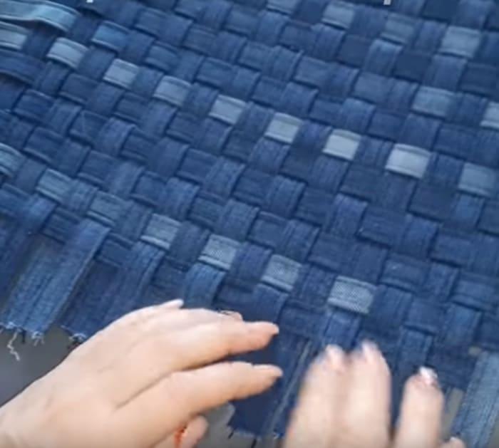 How to make a woven denim bag out of recycled jeans