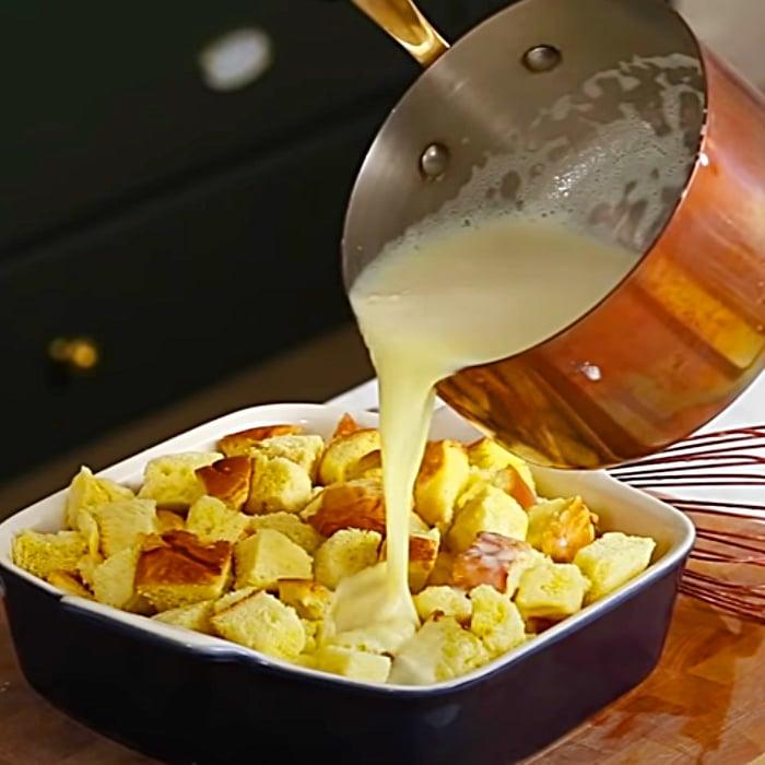 Old Fashioned Bread Pudding - Easy Bread Ideas - How To Make a Quick Dessert