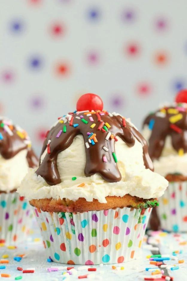 Cool Cupcake Decorating Ideas - Ice Cream Sundae Cupcakes - Easy Ways To Decorate Cute, Adorable Cupcakes - Quick Recipes and Simple Decorating Tips With Icing, Candy, Chocolate, B