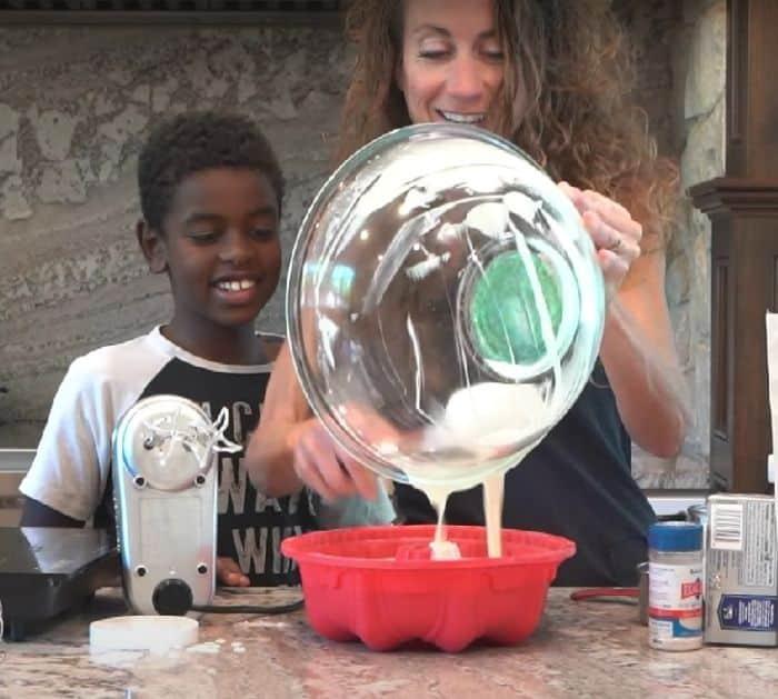 How to make praline cheesecake