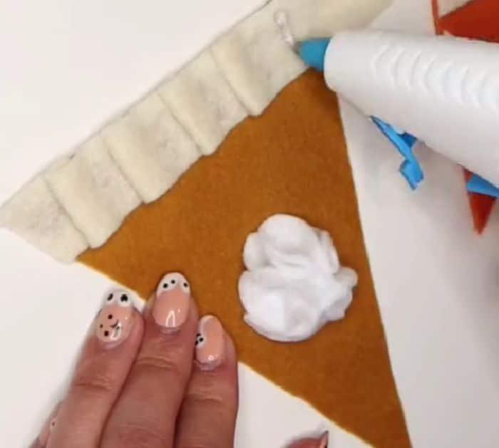 Easy DIY Fall Pie Garland Décor Tutorial