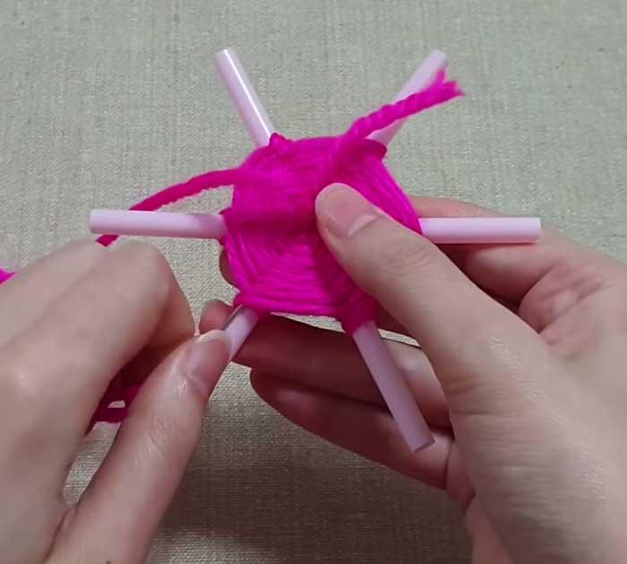Wrap Wool Around Straws To Create Flower - Wool Flowers