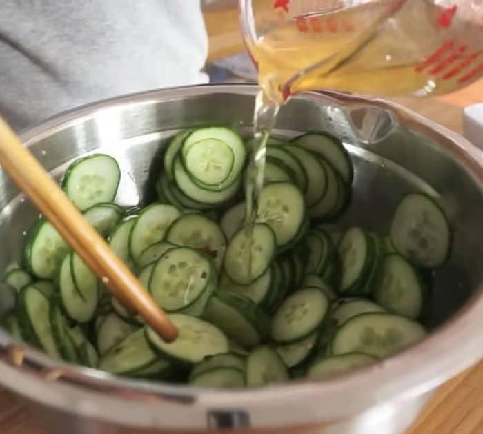 How to Make Asian Pickled Cucumber