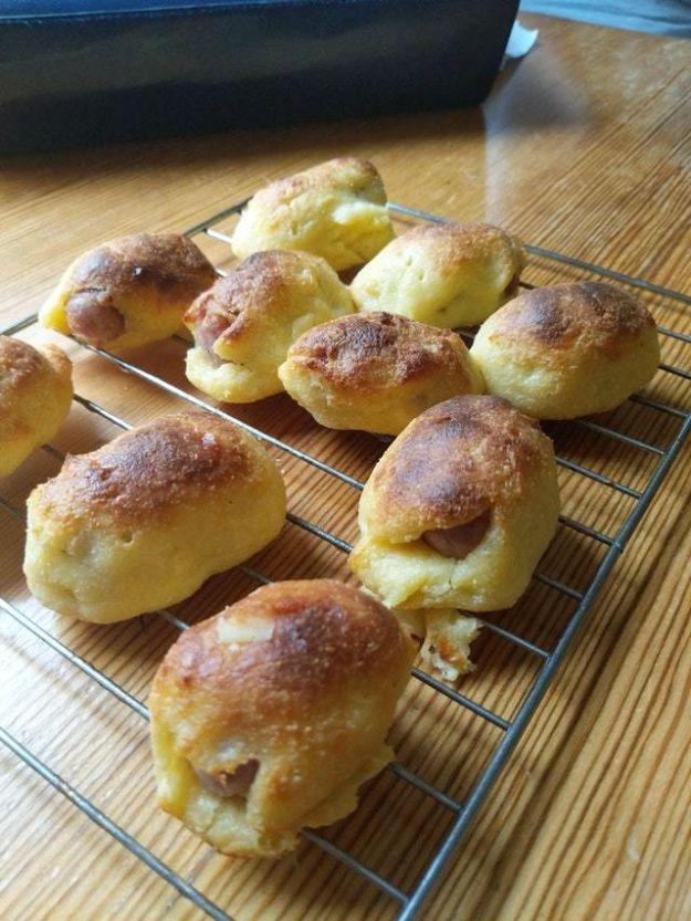 Keto Breakfast Recipes - Keto Sausage Rolls - Low Carb Breakfasts and Morning Meals for the Ketogenic Diet - Low Carbohydrate Foods on the Go - Easy Crockpot Recipes and Casserole