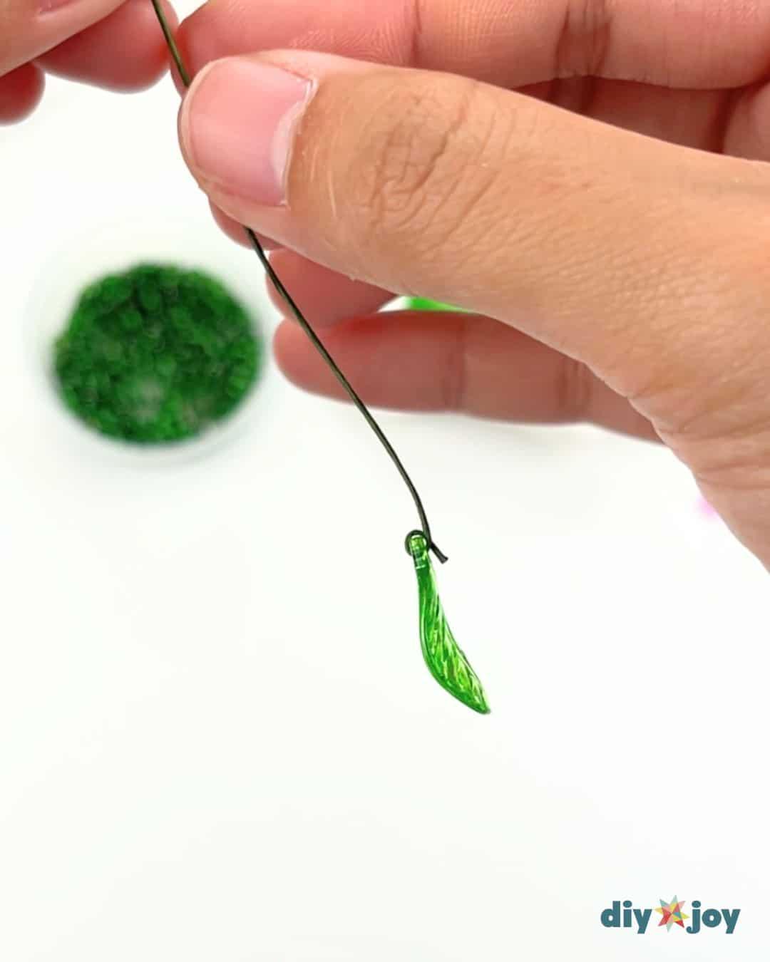 Viral Beaded Plant — make leaf steams