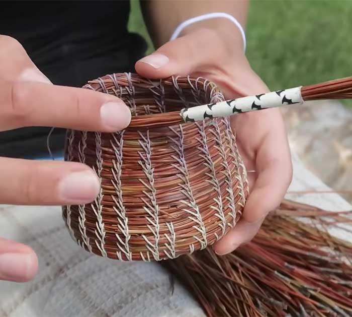 Basket Weaving Tutorial Using Pine Needles - Basket Weaving