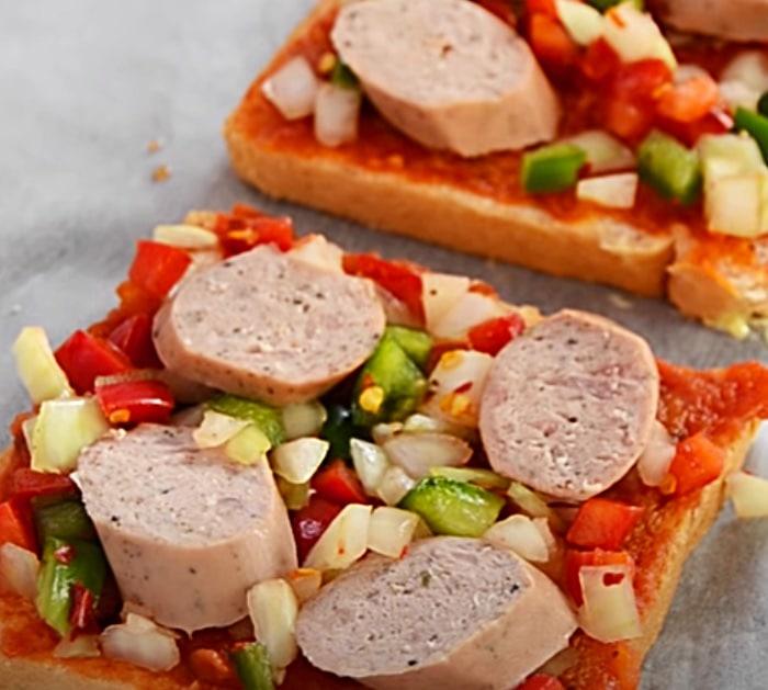 Make A Quick Pizza Snack With Toast
