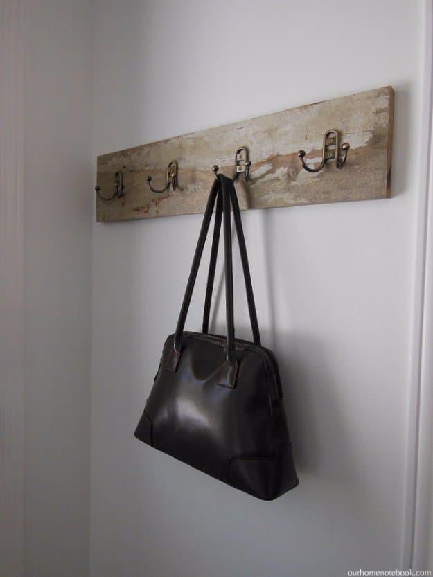 DIY Pallet Furniture Ideas - DIY Pallet FRront Entry Wall Hooks - Best Do It Yourself Projects Made With Wooden Pallets - Indoor and Outdoor, Bedroom, Living Room, Patio. Coffee Ta